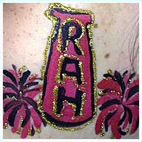 rah_logo_pompoms_cheek_thumbnail17